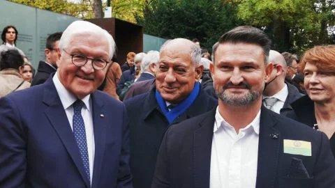 1757605619-1563191_1280x1024