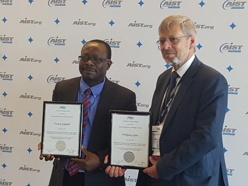 1758342355-1053669_1280x1024