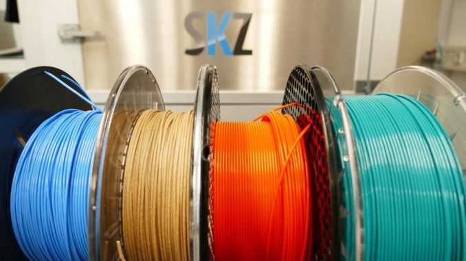 1761242404-1275637_1280x1024