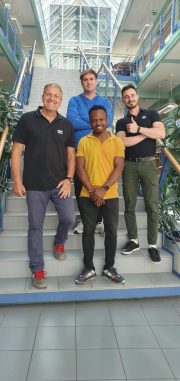 1761495204-1563792_1280x1024