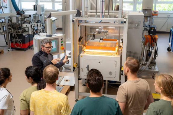 1761499764-1559853_1280x1024