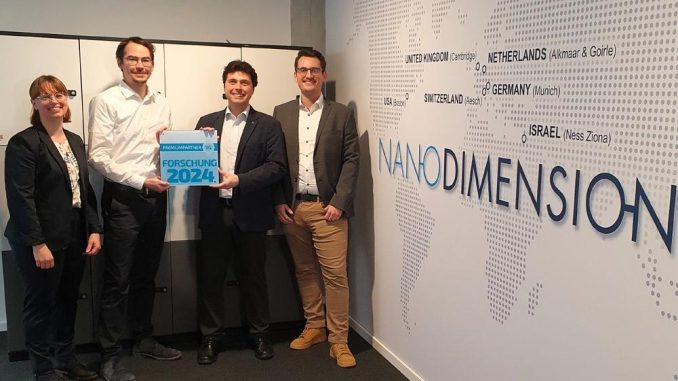 1761525982-1537904_1280x1024