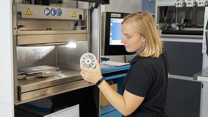 1761602028-1462745_1280x1024