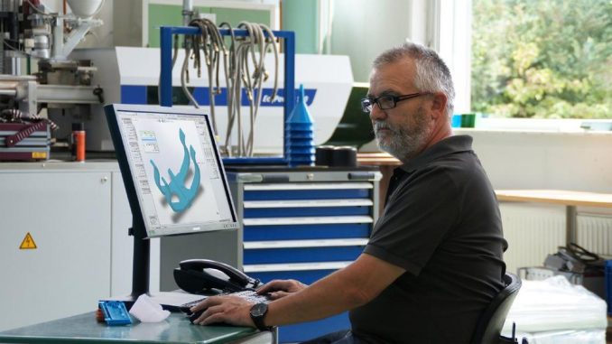 1761640931-1427881_1280x1024