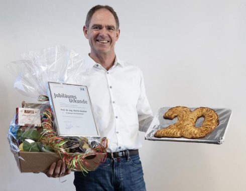 1761678660-1364892_1280x1024