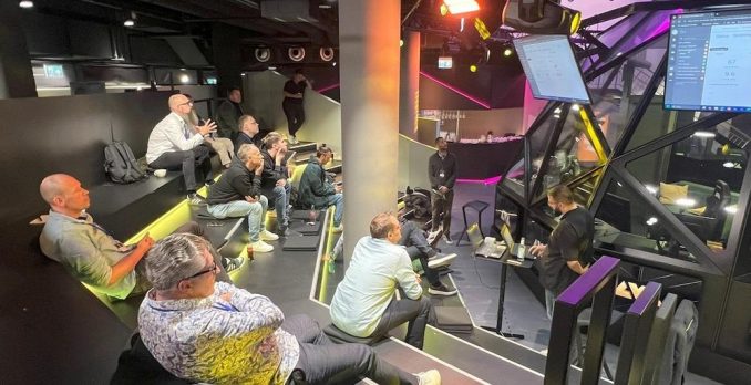 1761751255-1572235_1280x1024