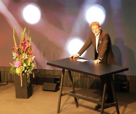 1761751531-1572239_1280x1024